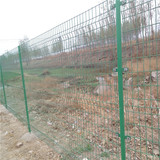 供应厂区简易护栏网 高速公路护栏网隔离网厂家直销双边